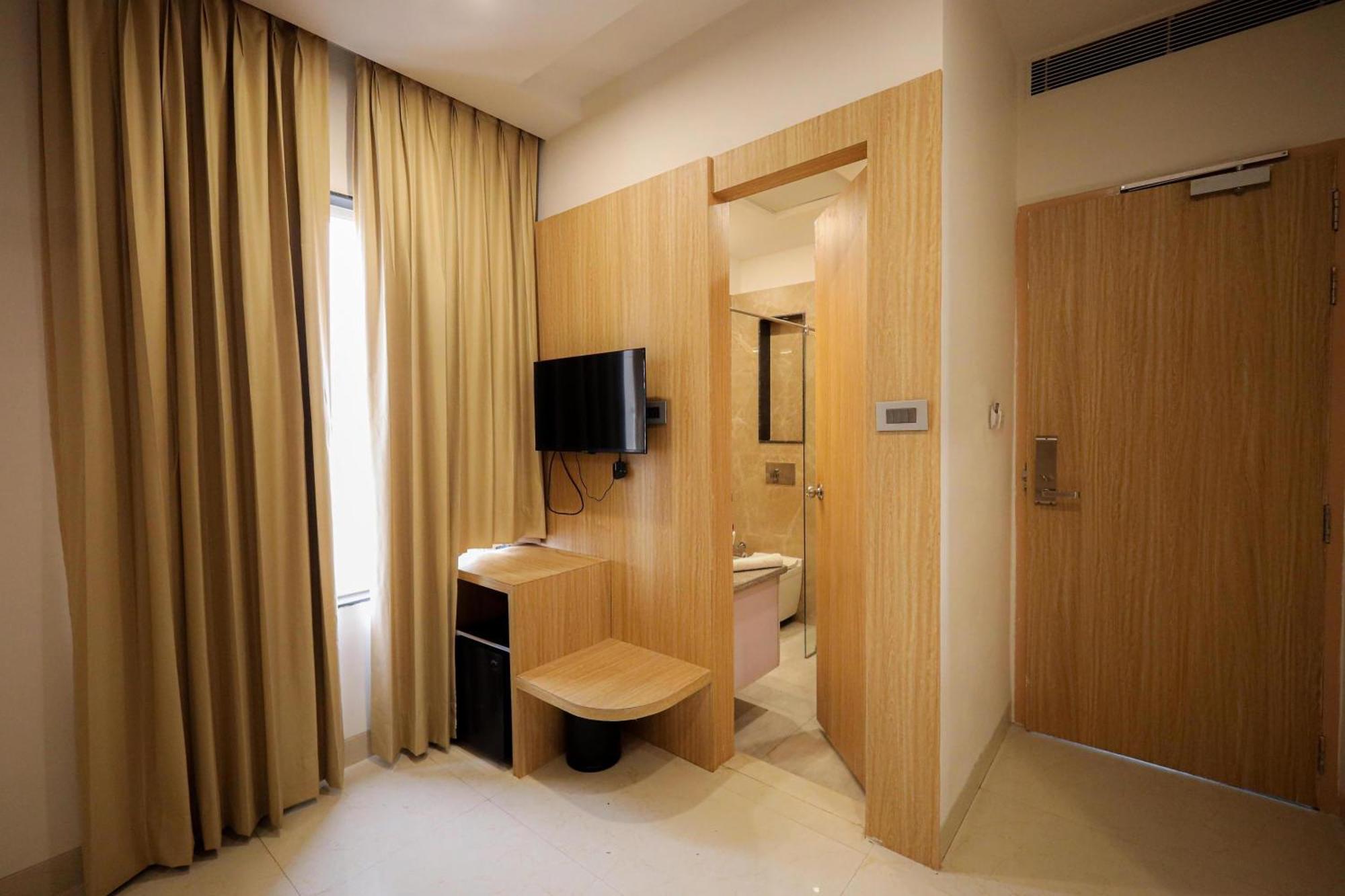 Hotel The Royal Legacy Lucknow Exterior foto