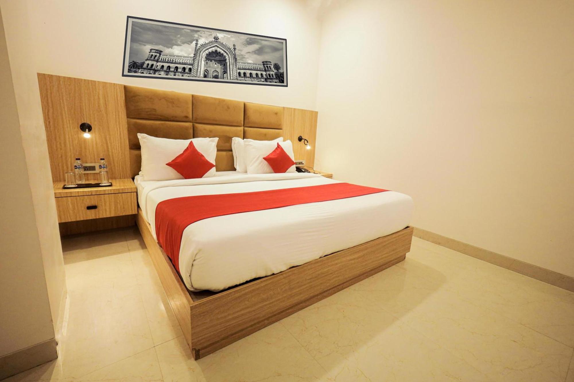 Hotel The Royal Legacy Lucknow Exterior foto