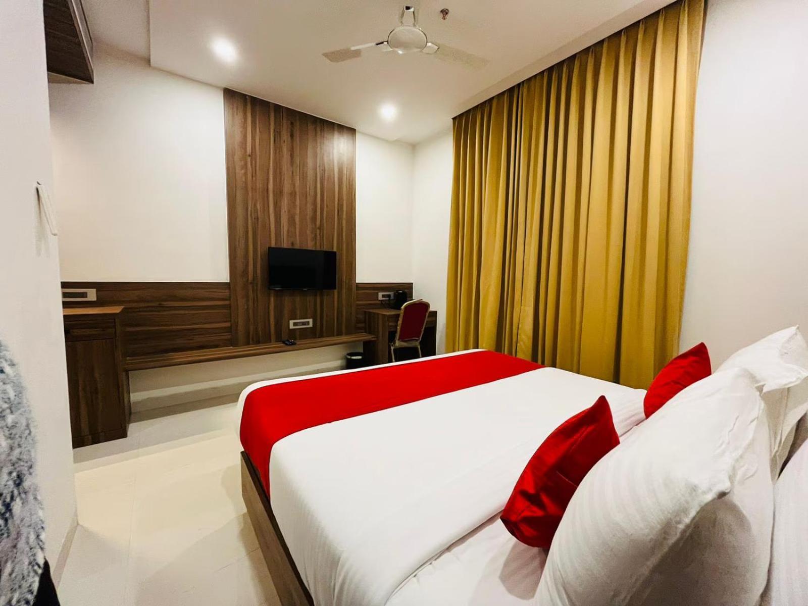 Hotel The Royal Legacy Lucknow Exterior foto