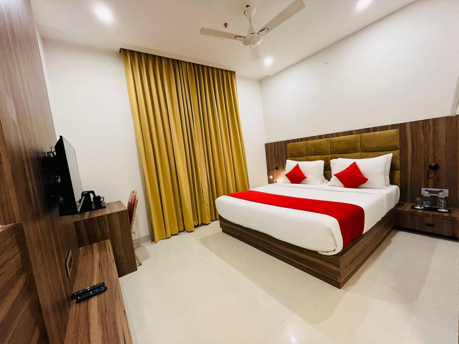 Hotel The Royal Legacy Lucknow Exterior foto